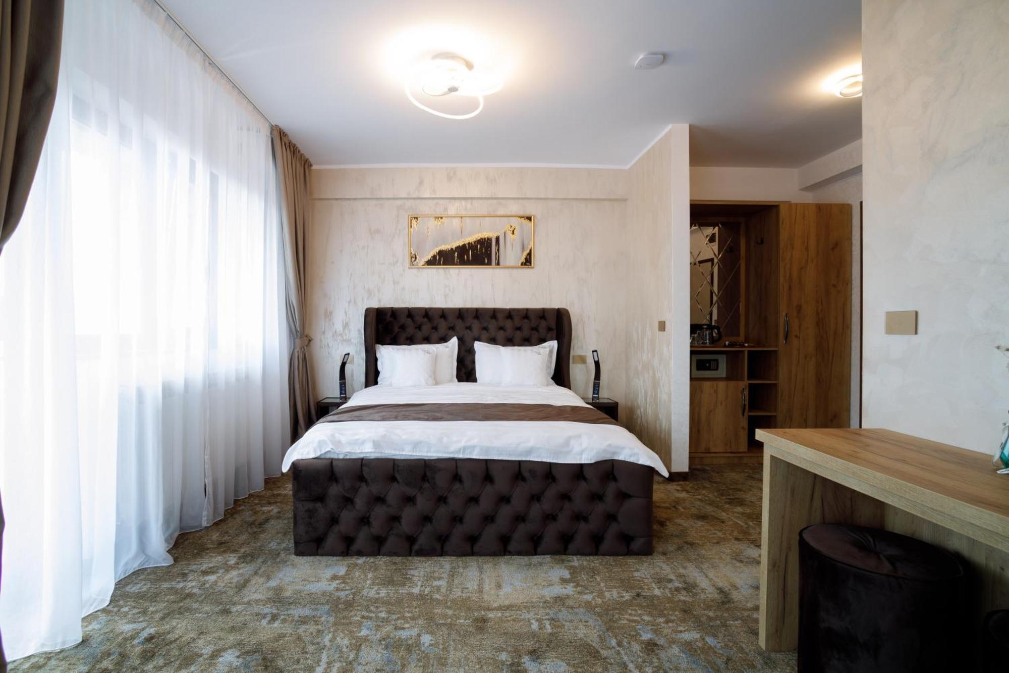 Pensiunea Natalya Bacau Ngoại thất bức ảnh